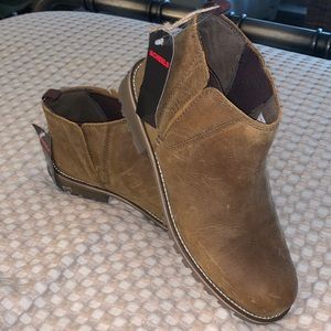 🛑 SOLD - Women's Kodiak Peyto Chelsea Boot